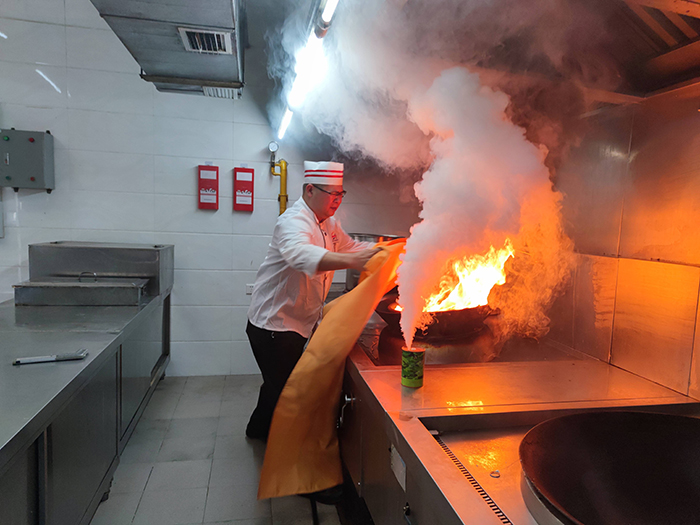 Hệ thống phòng cháy chữa cháy trong bếp ăn công nghiệp bạn cần biết